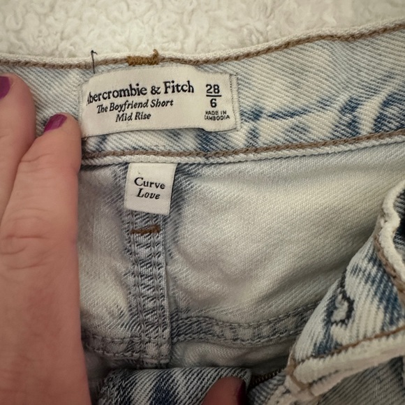 Abercrombie mid rise shorts - Picture 2 of 2